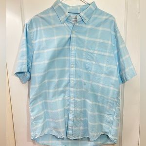 XL short sleeve. Smoke free environment. Thick material